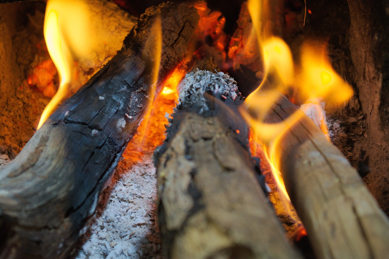 wood-burning-stove-gf85a15366_1280